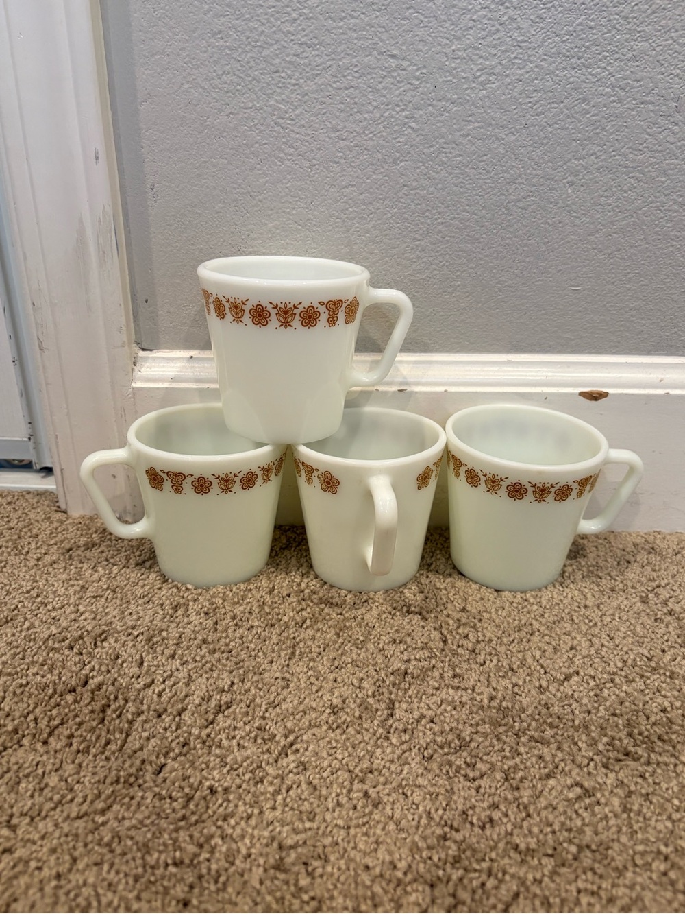 Vintage Pyrex No Corning D-Handle Milk Glass Coffee Mugs Butterfly Gold Set of 4 - Picture 2 of 14